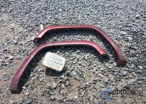 2000 Jeep Cherokee Sport z USA, uszkodzony, nr VIN 1J4FF48S2YL166255